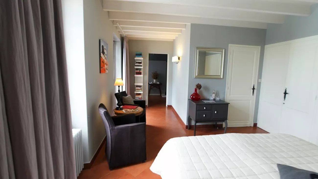 kamer L embrassade