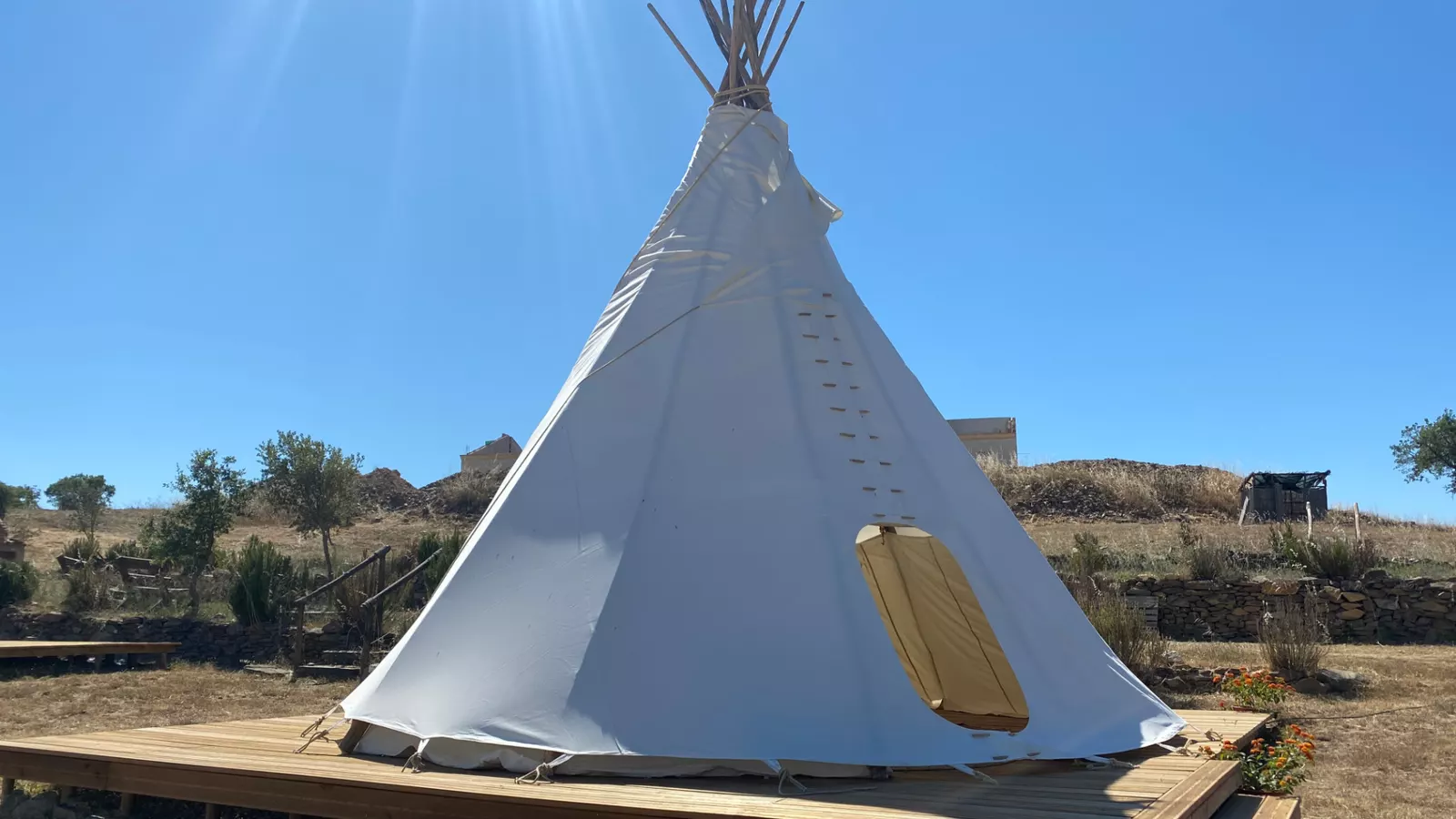 Tipi met tweepersoons  bed