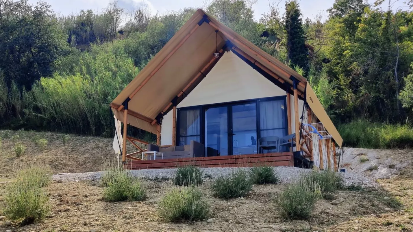 Luxe glamping tent Oliva e Tartufo