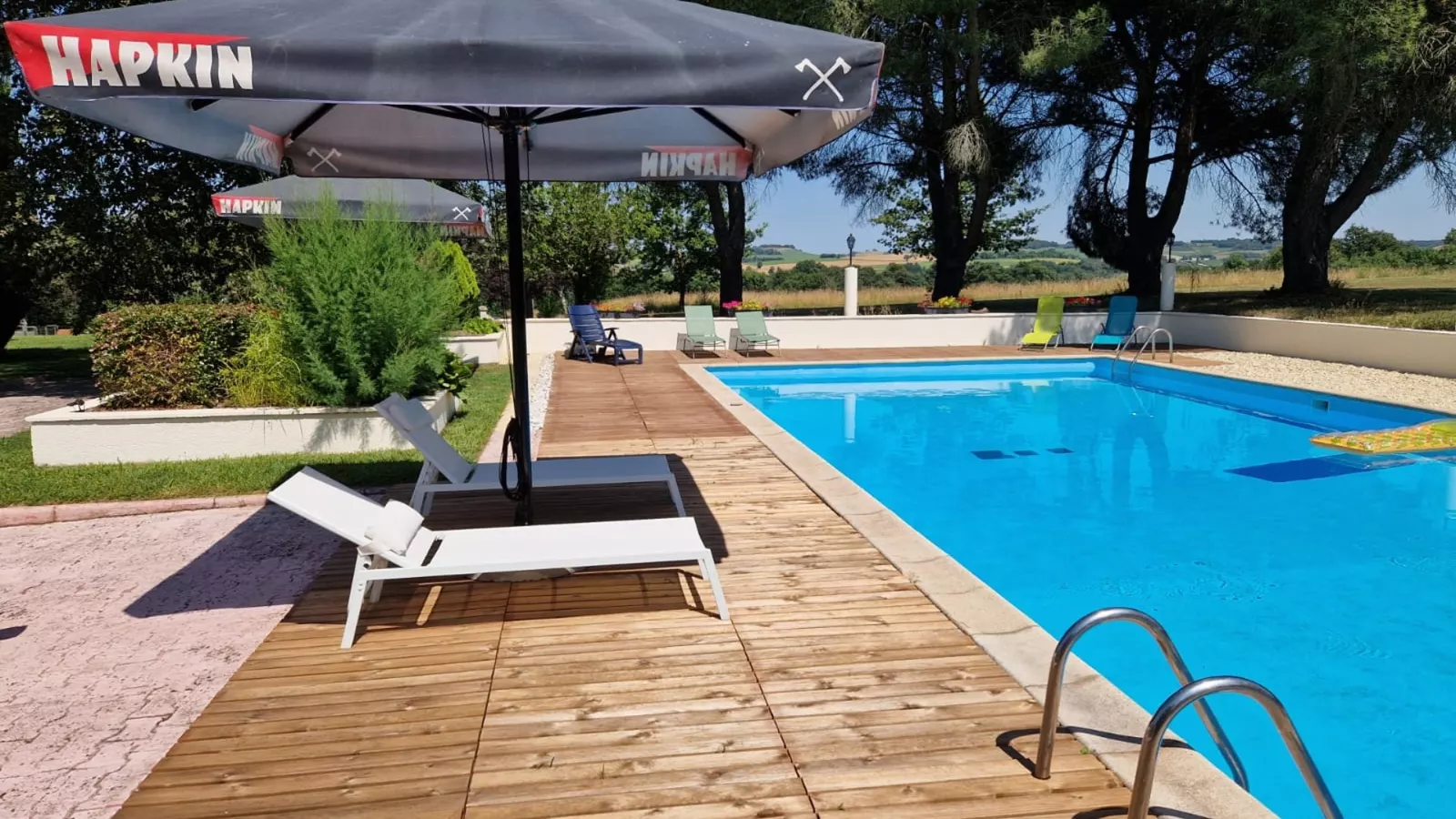 Gites en Chambres d'Hôtes La Tour de Perès