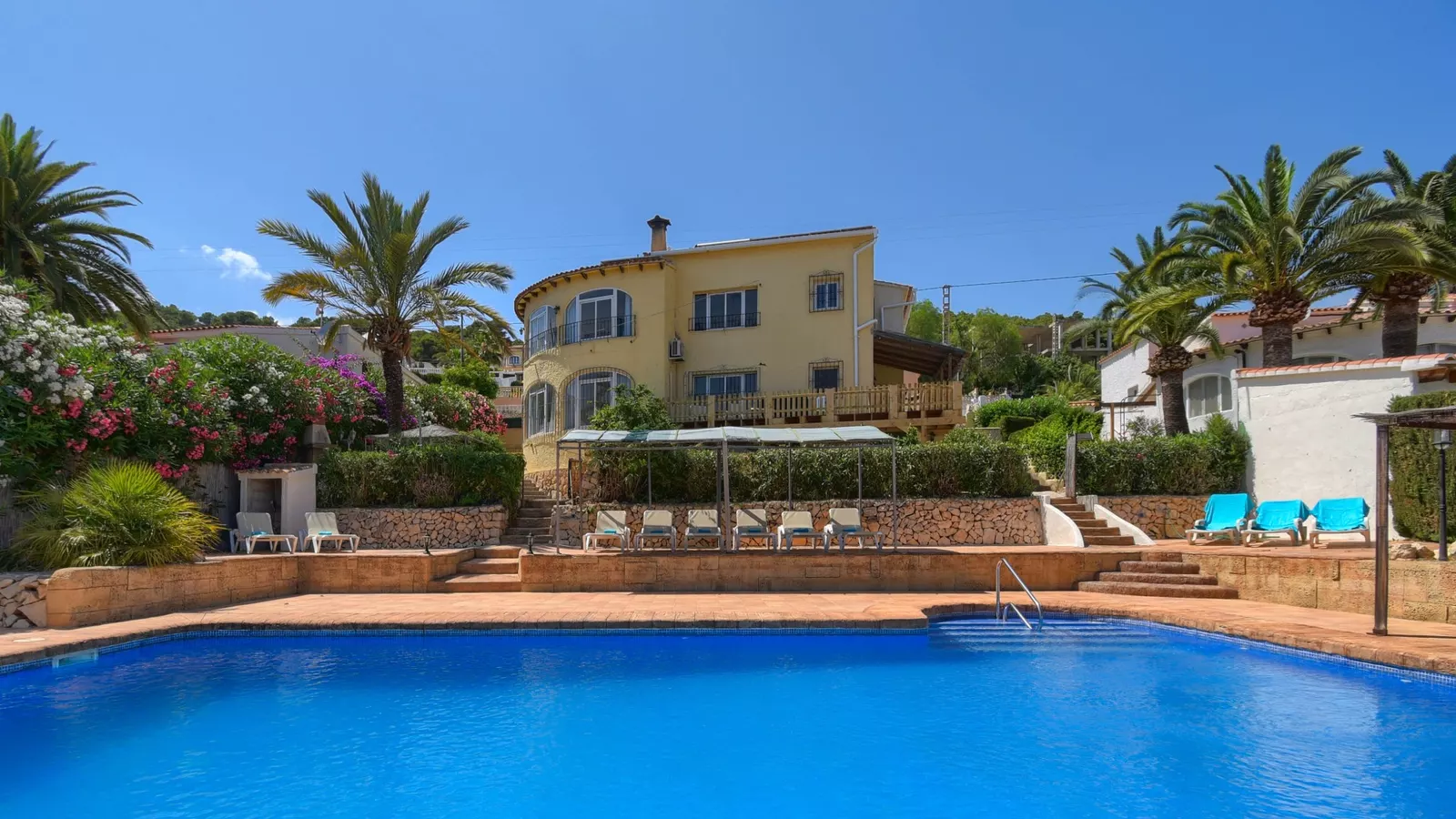 Villa La Perla Calpe : Zeezicht en groot zwembad