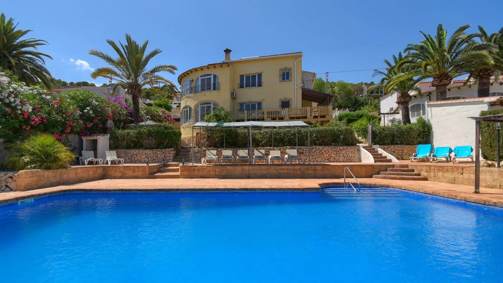 Villa La Perla Calpe : Zeezicht en groot zwembad