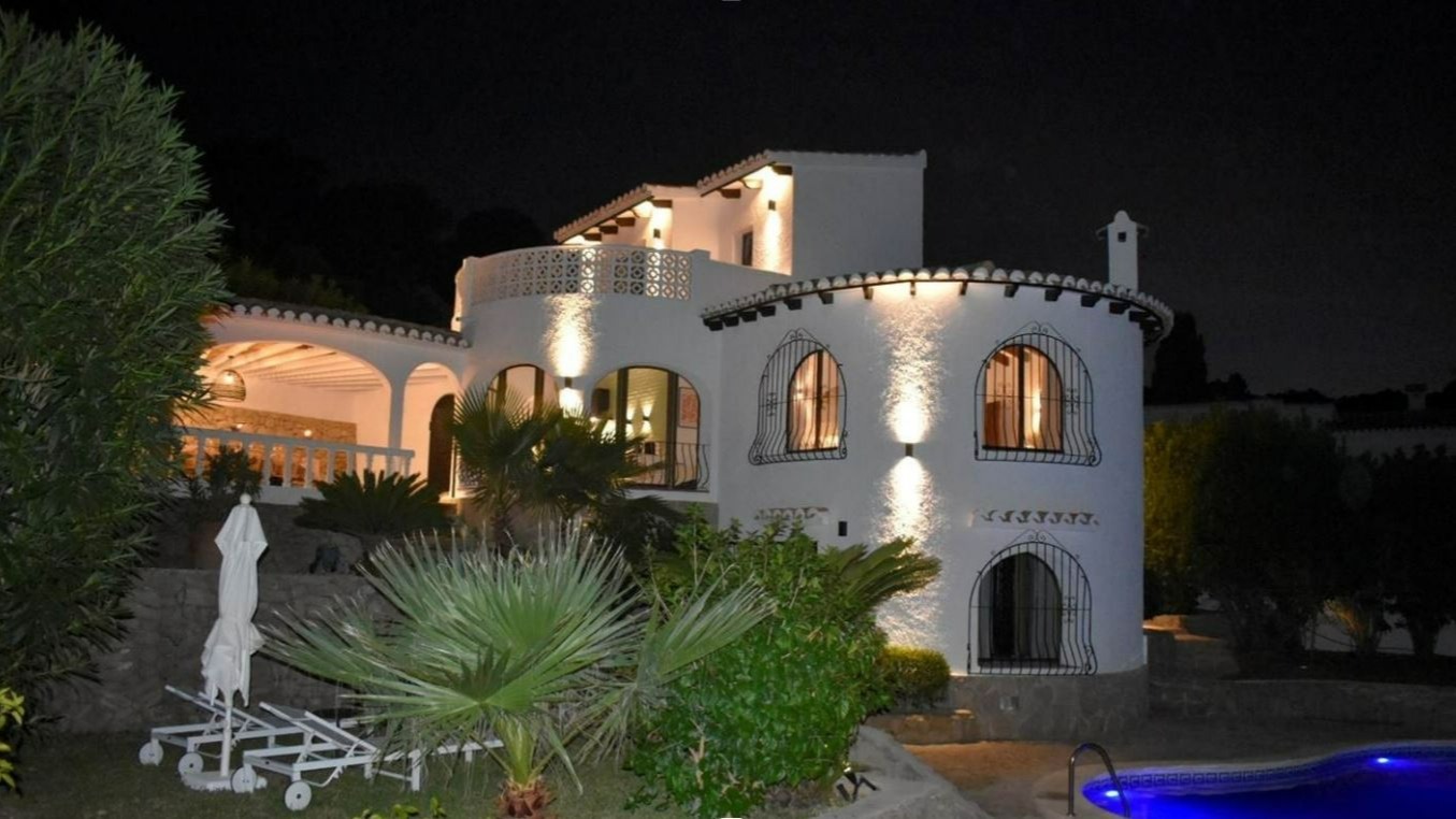 Villa Ayala met privé zwembad