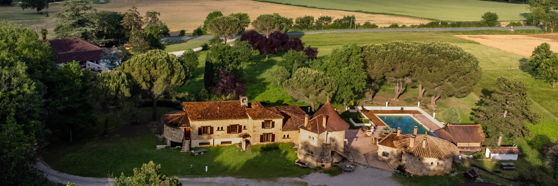 Gites en Chambres d'Hôtes La Tour de Perès