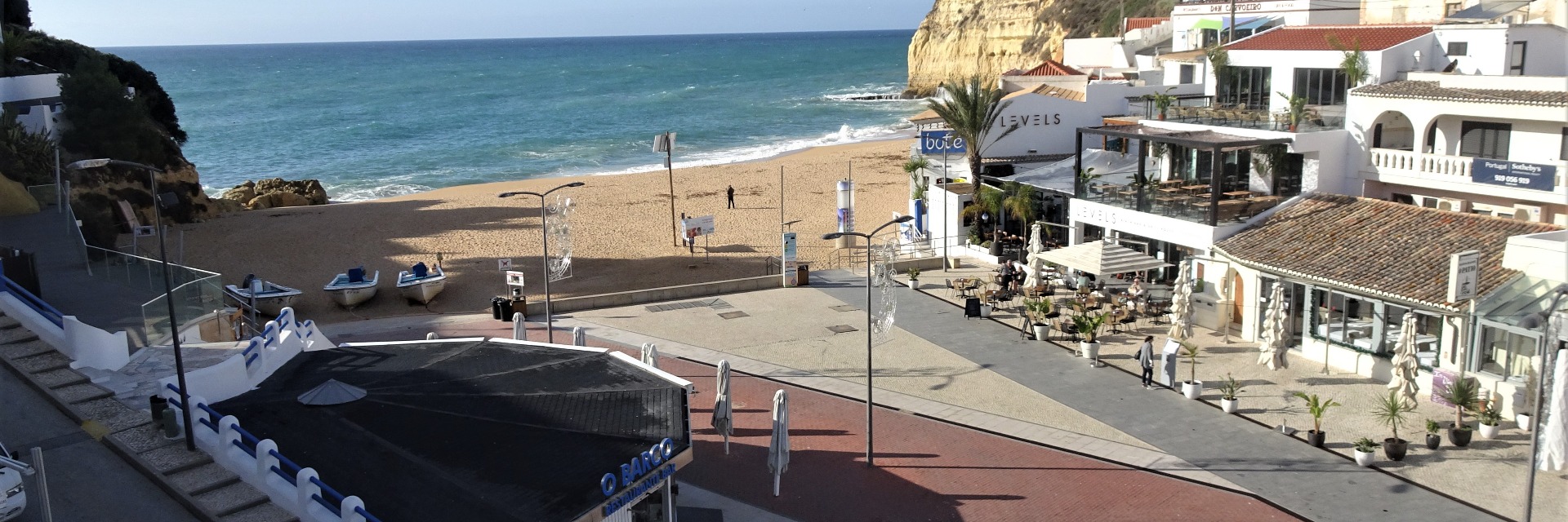 ALGARVE Vakantieappartement met zwembad a/d kust.